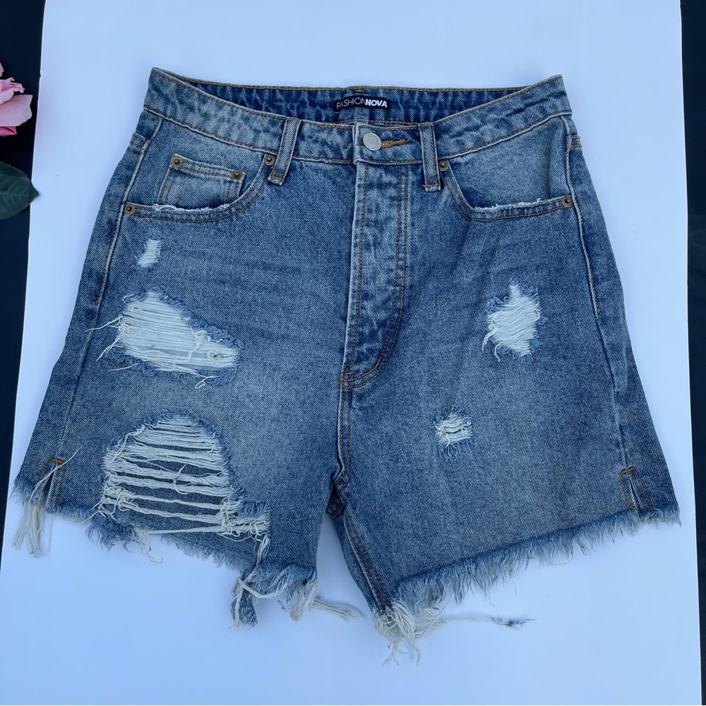 Fashion Nova Distressed High-Rise Denim Shorts - Blue woman’s size 5